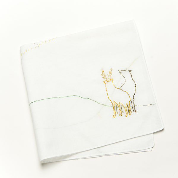 H1 しか<br>制作者:Ki<br>サイズ:44cm×44cm<br>素材:刺繍糸、布(コットン100%)<br><br>遠く…