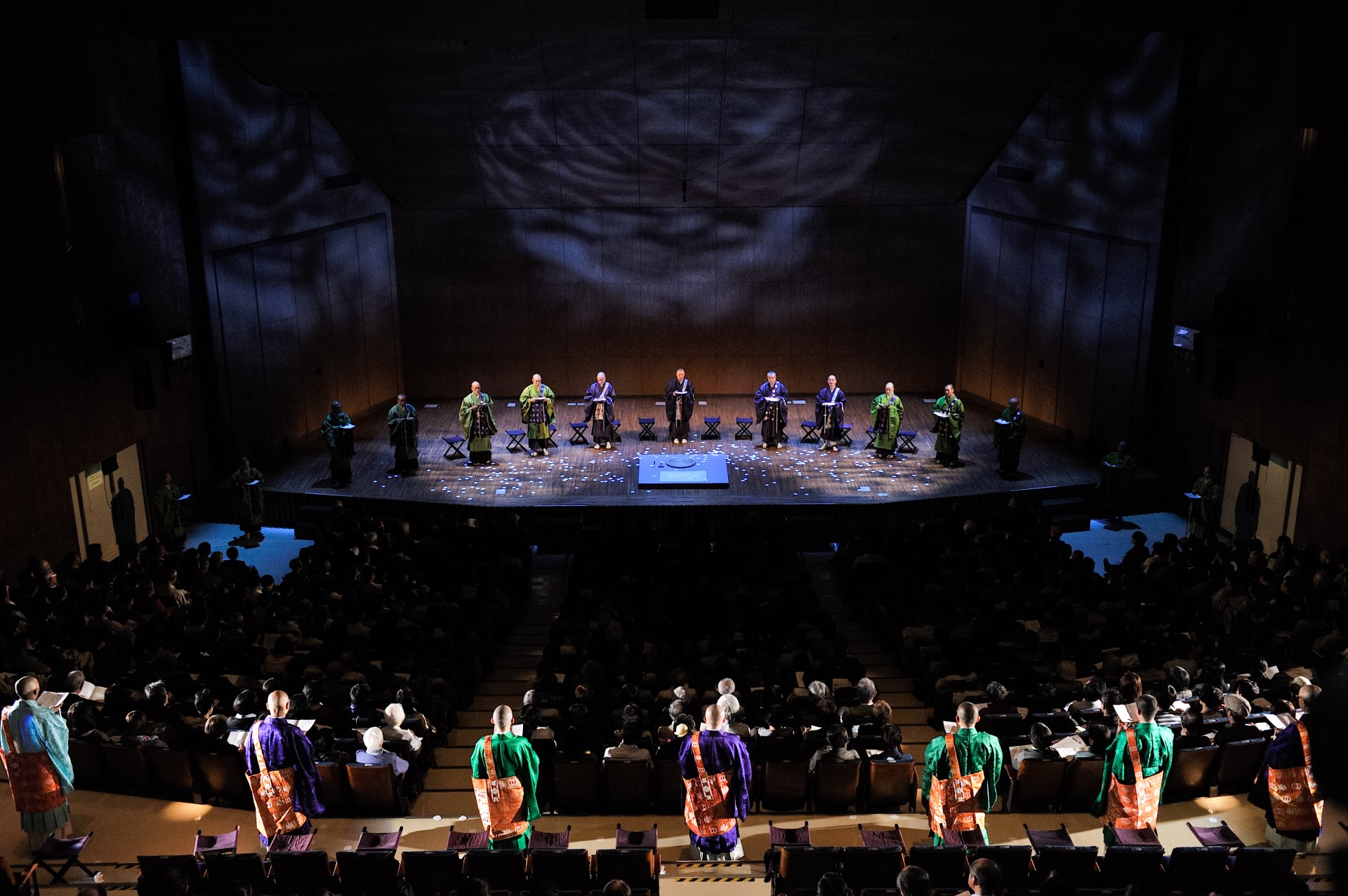 2021年、やまぎん県民ホールにおける宮内康乃作曲〈海霧讃歎〉上演の様子